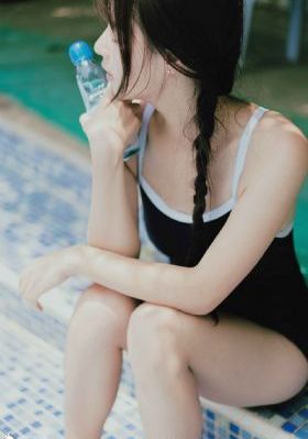 欧洲精品久久久久毛片完整版_720高清完整版播放