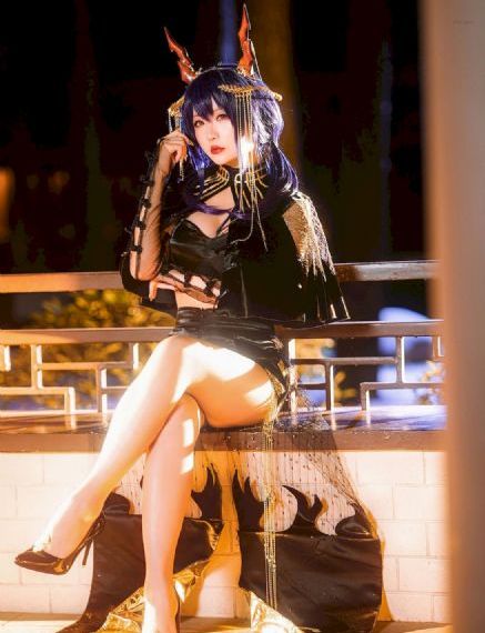 欧美大牌风衣女高端_720在线手机播放