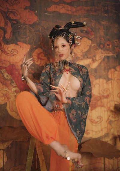 国产人妖户外露出_超清全集免费播放