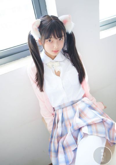 欧美个性侧脸头像黑白_HD视频大全